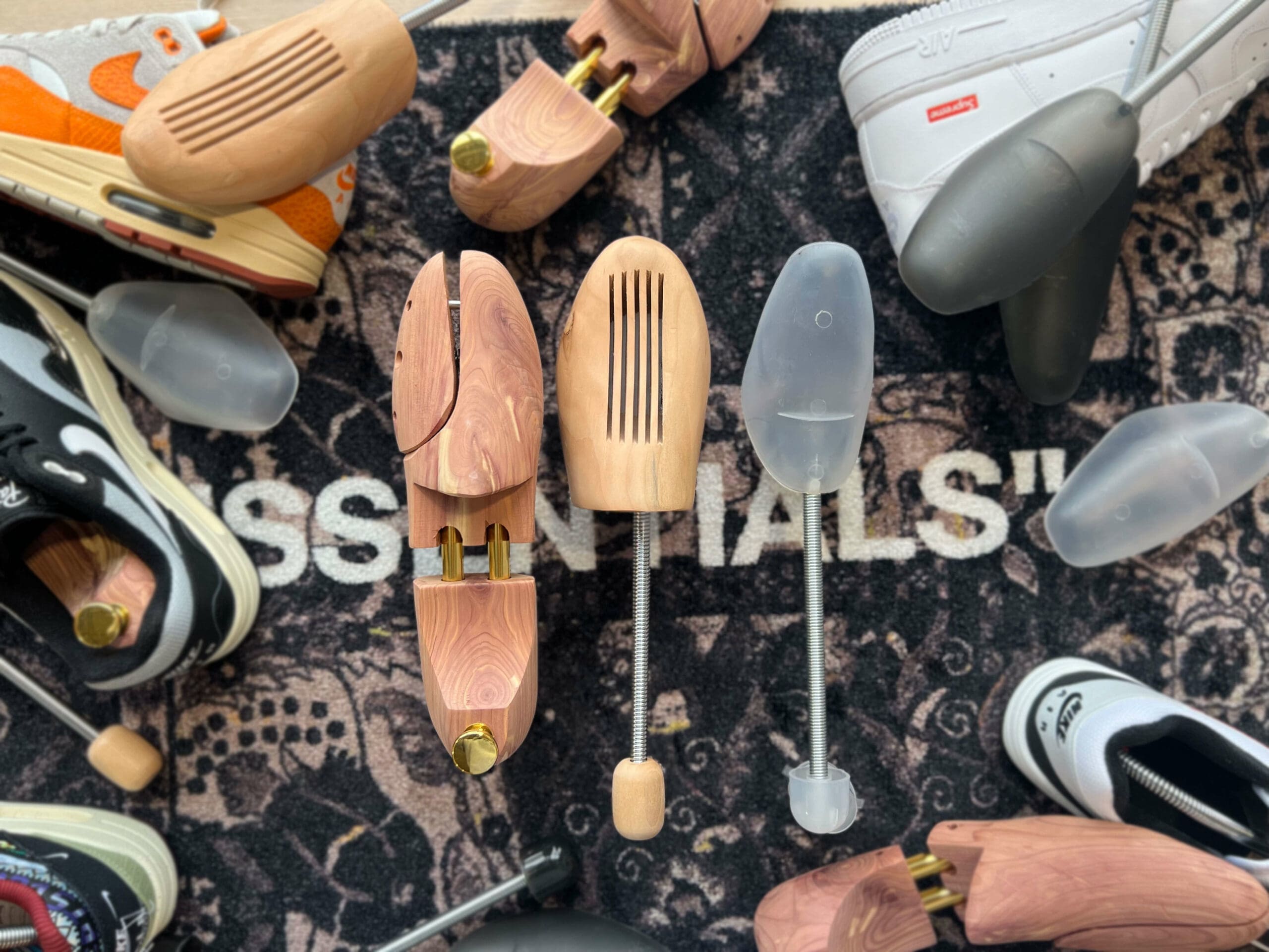 Het verschil tussen schoenspanners: Houd je sneakers in topvorm