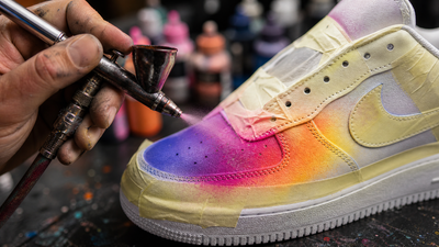 Airbrushen en stencillen: zo customize je sneakers als een pro
