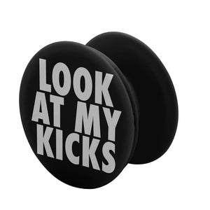 LOOK AT MY KICKS telefoonbutton - geschikt voor alle telefoons - Sneaker Essentials