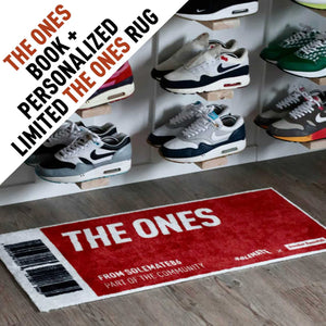 THE ONES boek + Gepersonaliseerde THE ONES vloerkleed 45x100cm - Sneaker Essentials