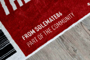 THE ONES boek + Gepersonaliseerde THE ONES vloerkleed 45x100cm - Sneaker Essentials